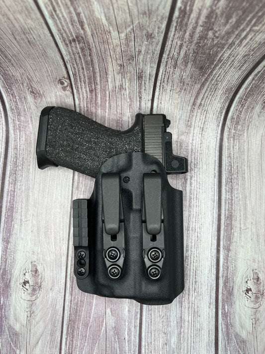 Light Bearing IWB Holster for Glock 17/47 Pistol .