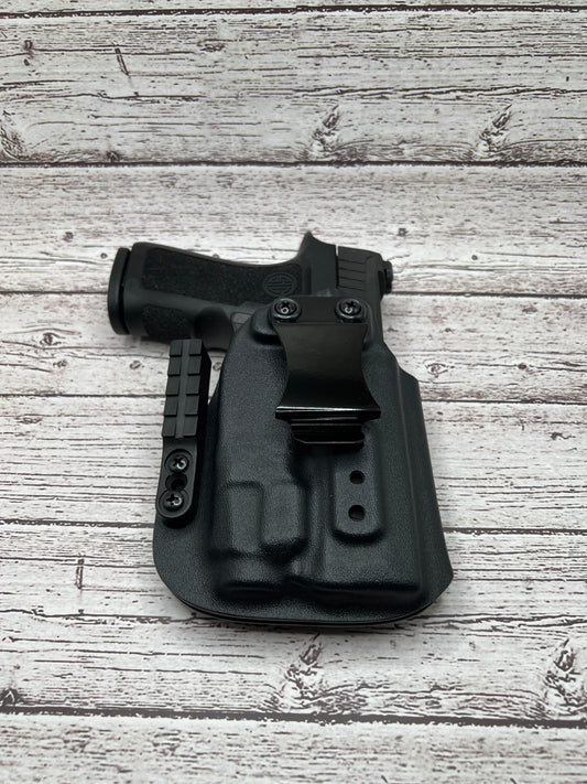 Sig Sauer P320 Compact Light bearing IWB Holster