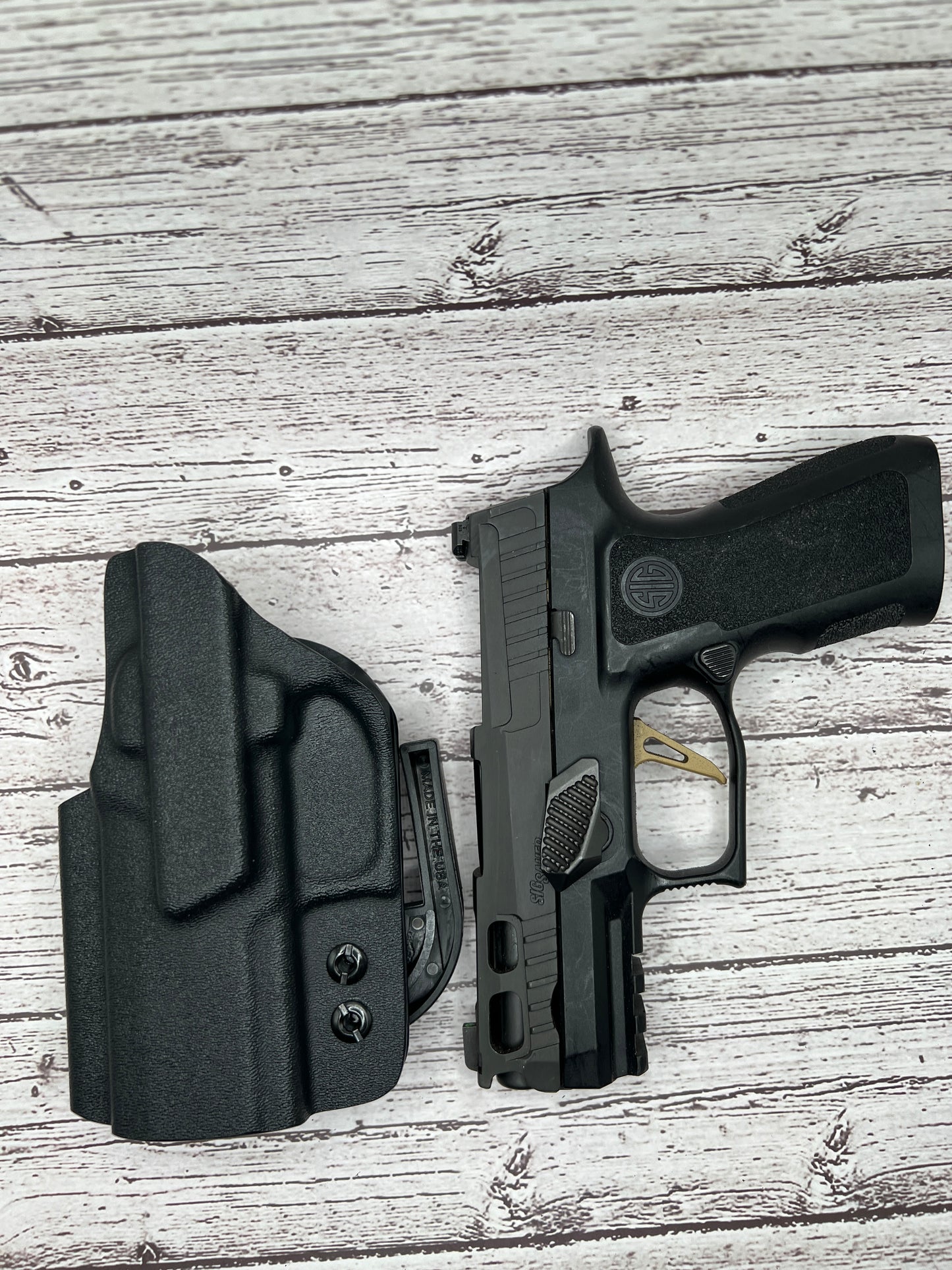 Sig Sauer P320 IWB Holster w/Gas Pedal Right Handed