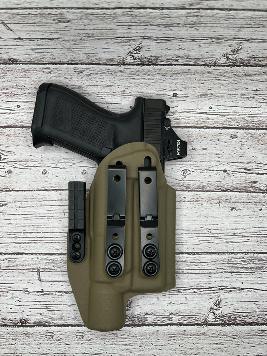 Light Bearing IWB Holster for Glock 19/19X/45 Pistol.