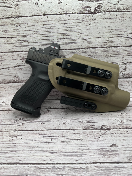 Light Bearing IWB Holster for Glock 17/47 Pistol.