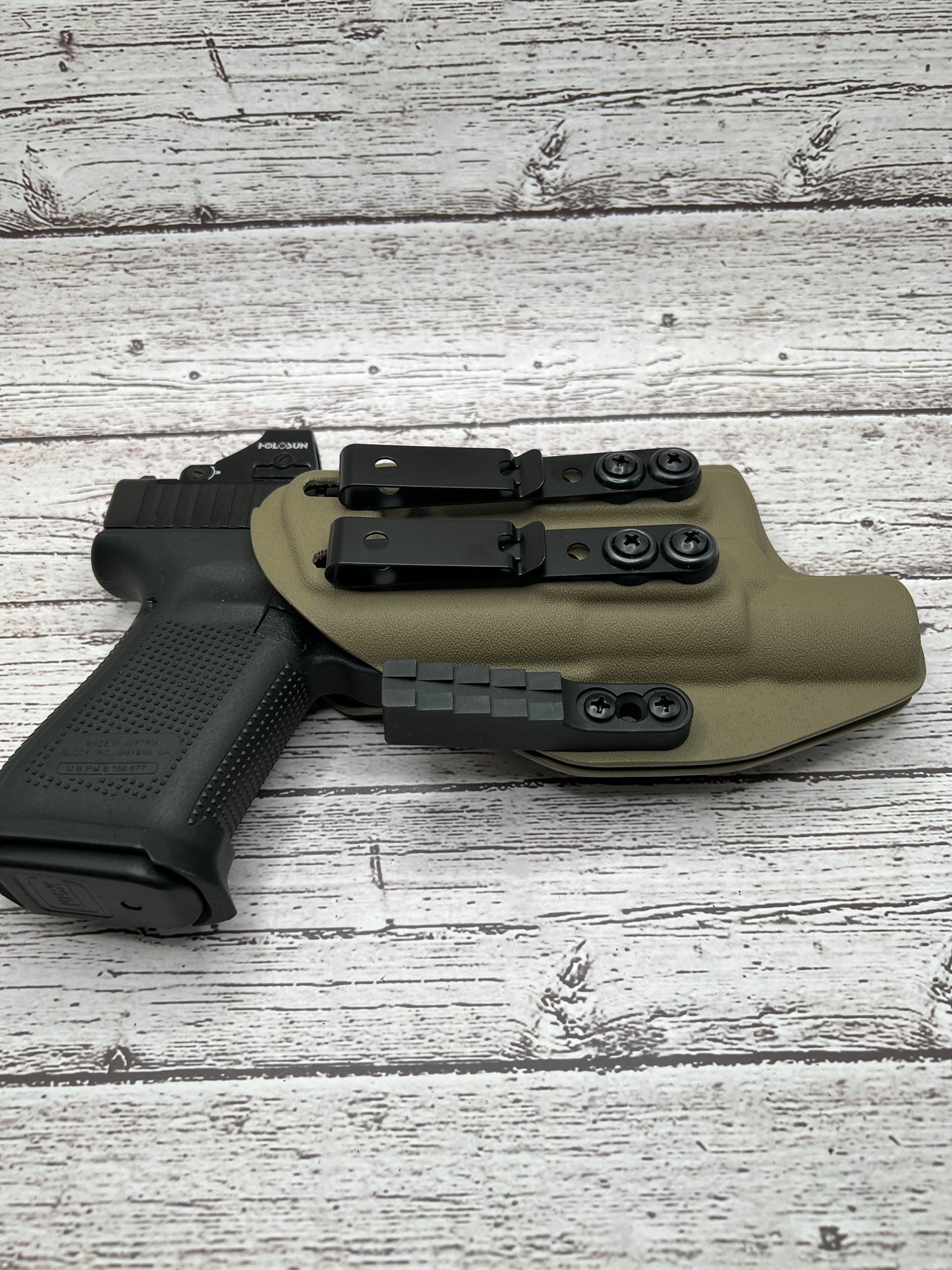 Light Bearing IWB Holster for Glock 17/47 Pistol.