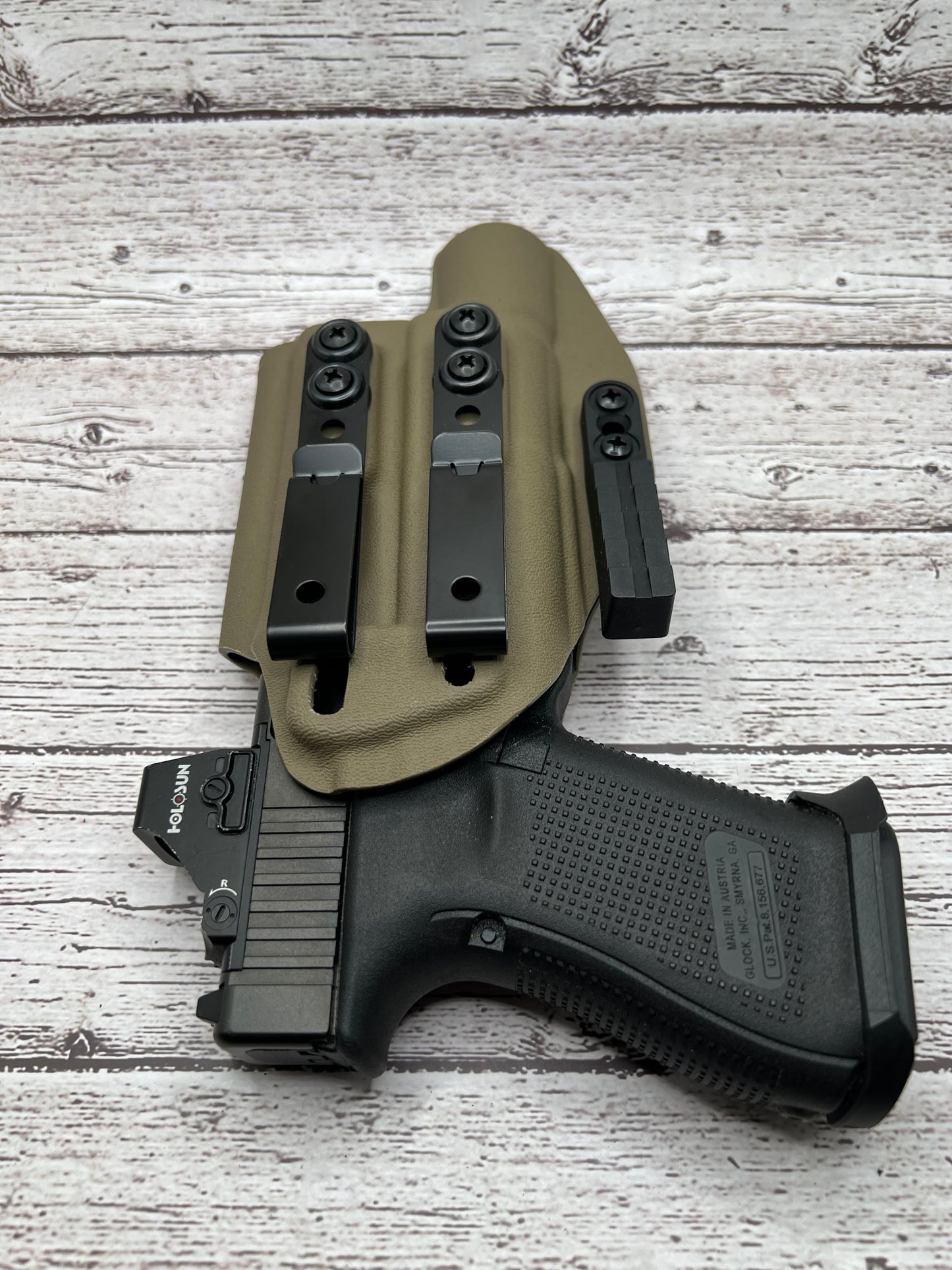 Light Bearing IWB Holster for Glock 17/47 Pistol.