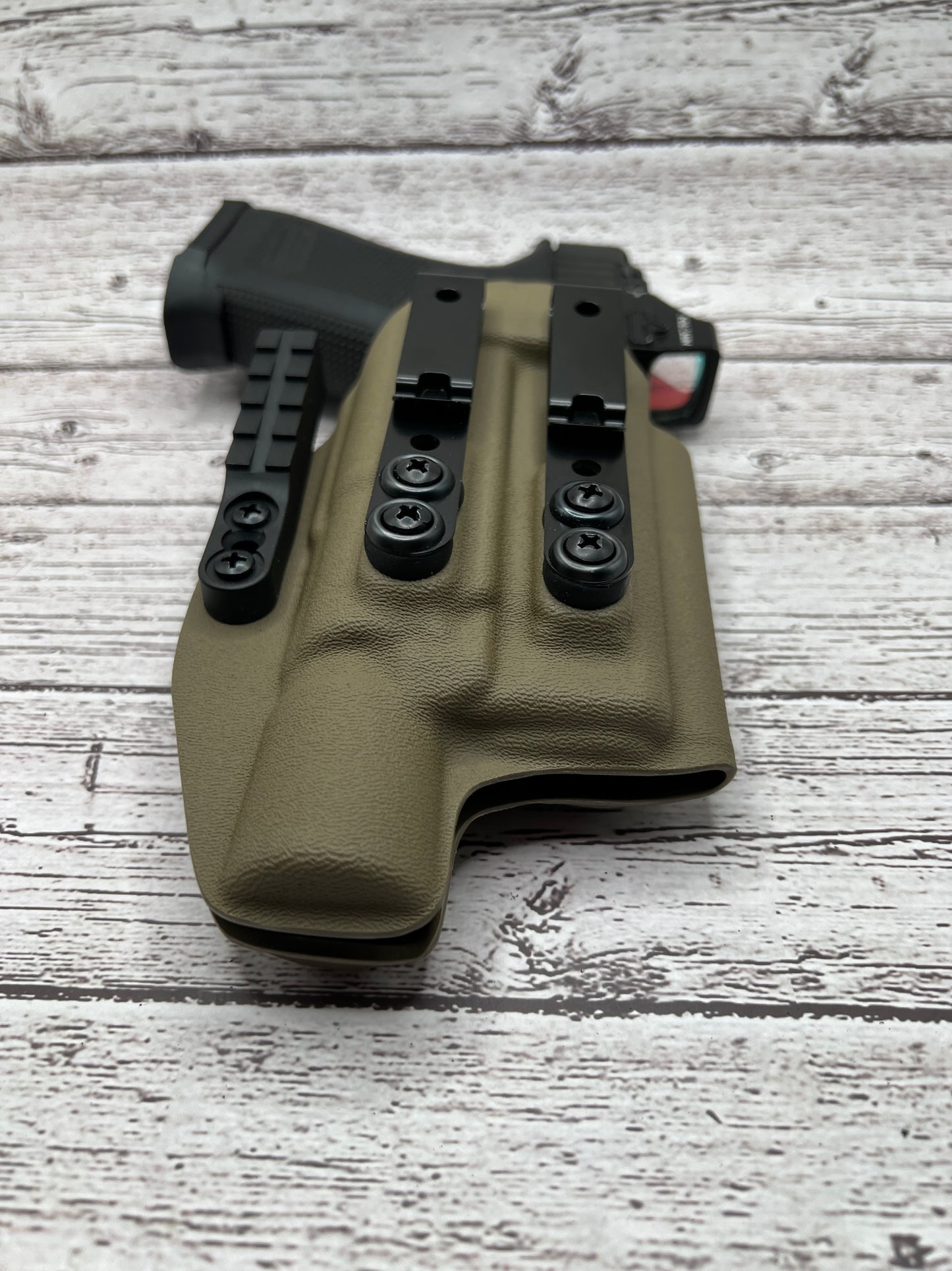 Light Bearing IWB Holster for Glock 17/47 Pistol.