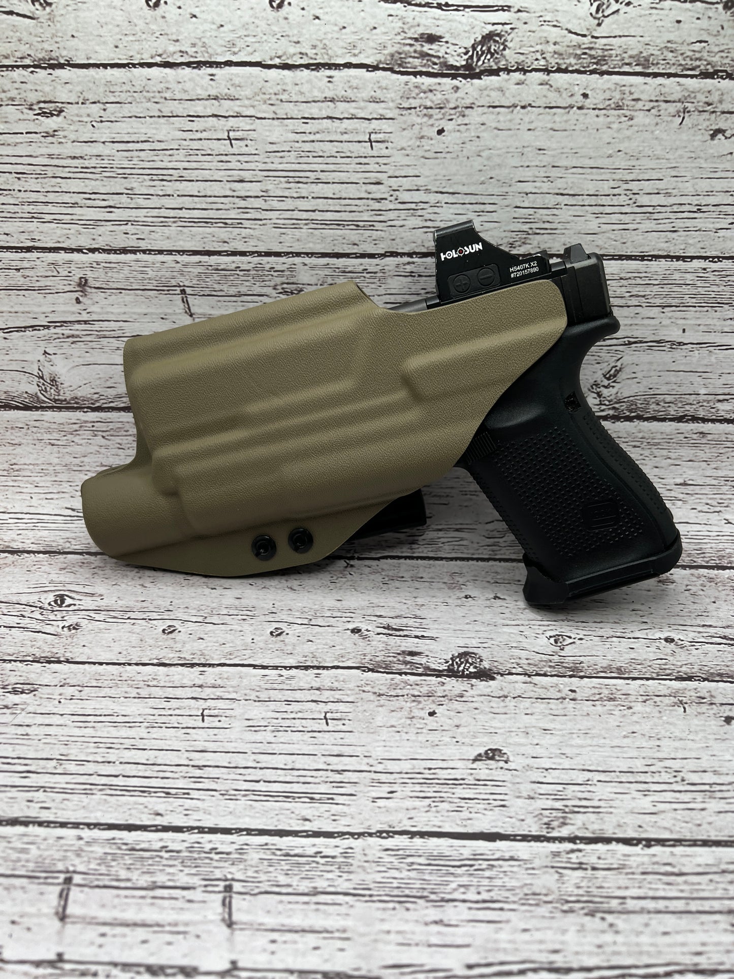 Light Bearing IWB Holster for Glock 17/47 Pistol.